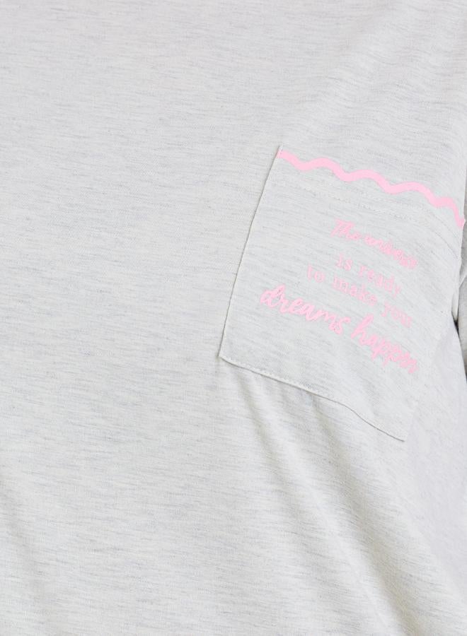 Styli Plus Size Pocket Trim T-Shirt and Bow Print Pyjama Set - Image 3